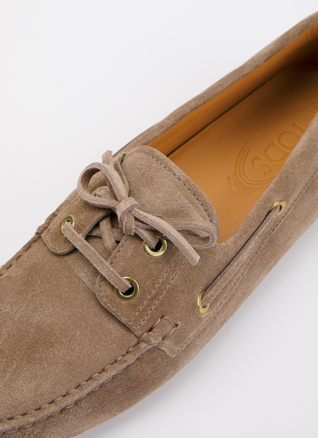 Tod's Gommino mocassin van kalfssuède - detail 6 lichtbruin