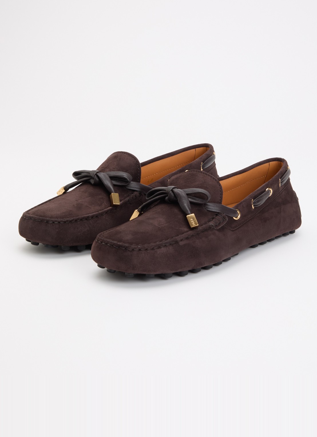 Tod's Gommino mocassin van suède - detail 2 donkerbruin