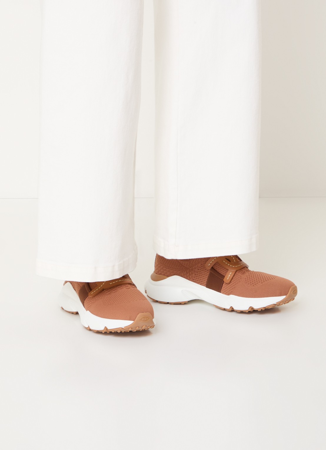 Tod's Kate sneaker met met gebreid bovenwerk - voorkant 3 roestbruin