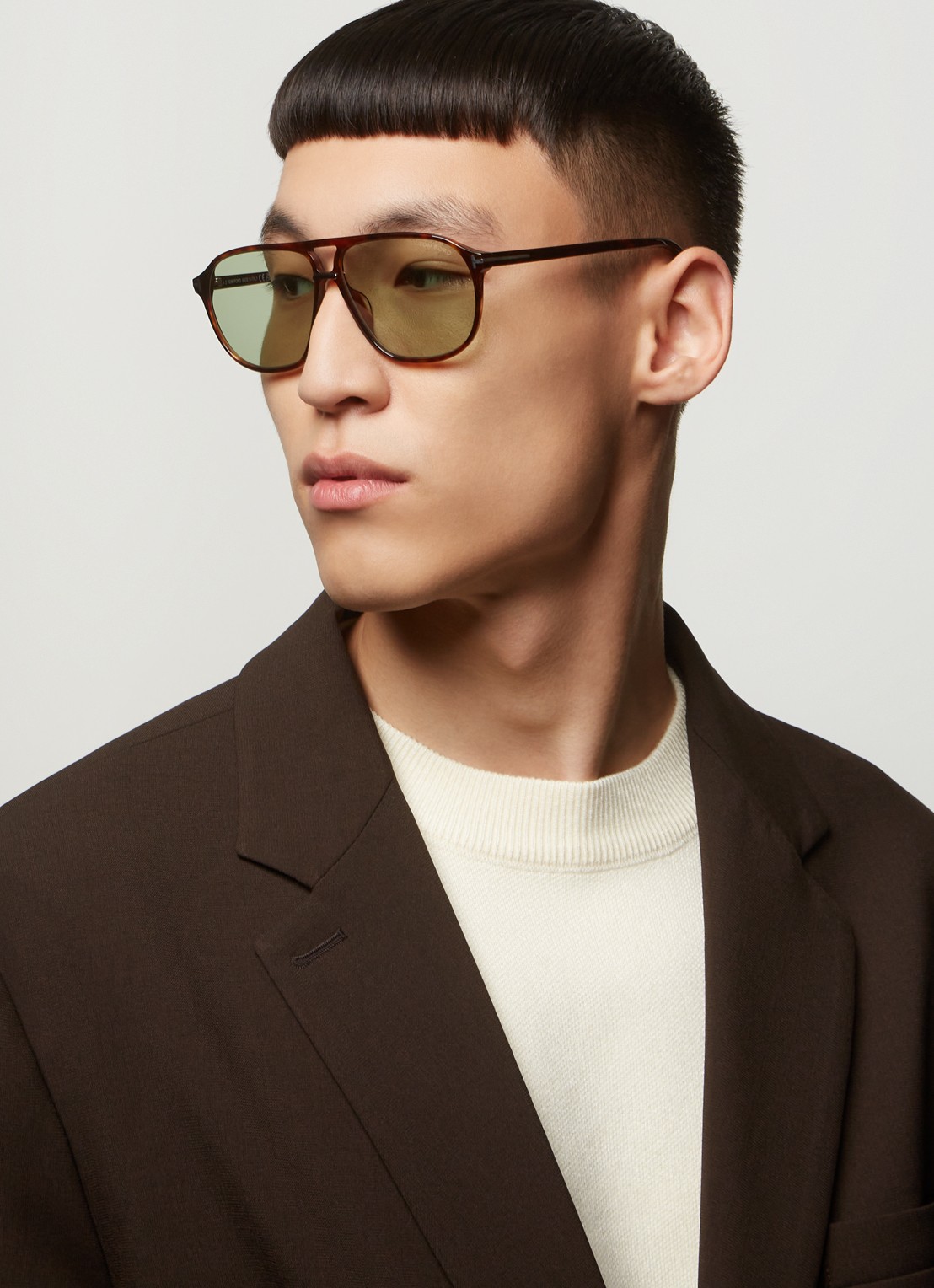 TOM FORD Bruce zonnebril FT1026 - voorkant 2 bruin