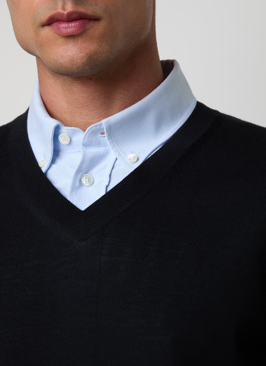 TOM FORD Fijngebreide pullover van wol met V-hals  - detail 2 zwart