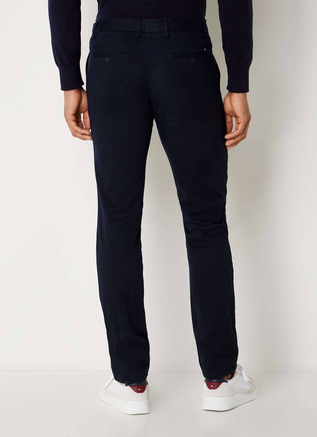 Tommy Hilfiger 1985 Bleecker slim fit chino in  katoenblend - achterkant lichtblauw
