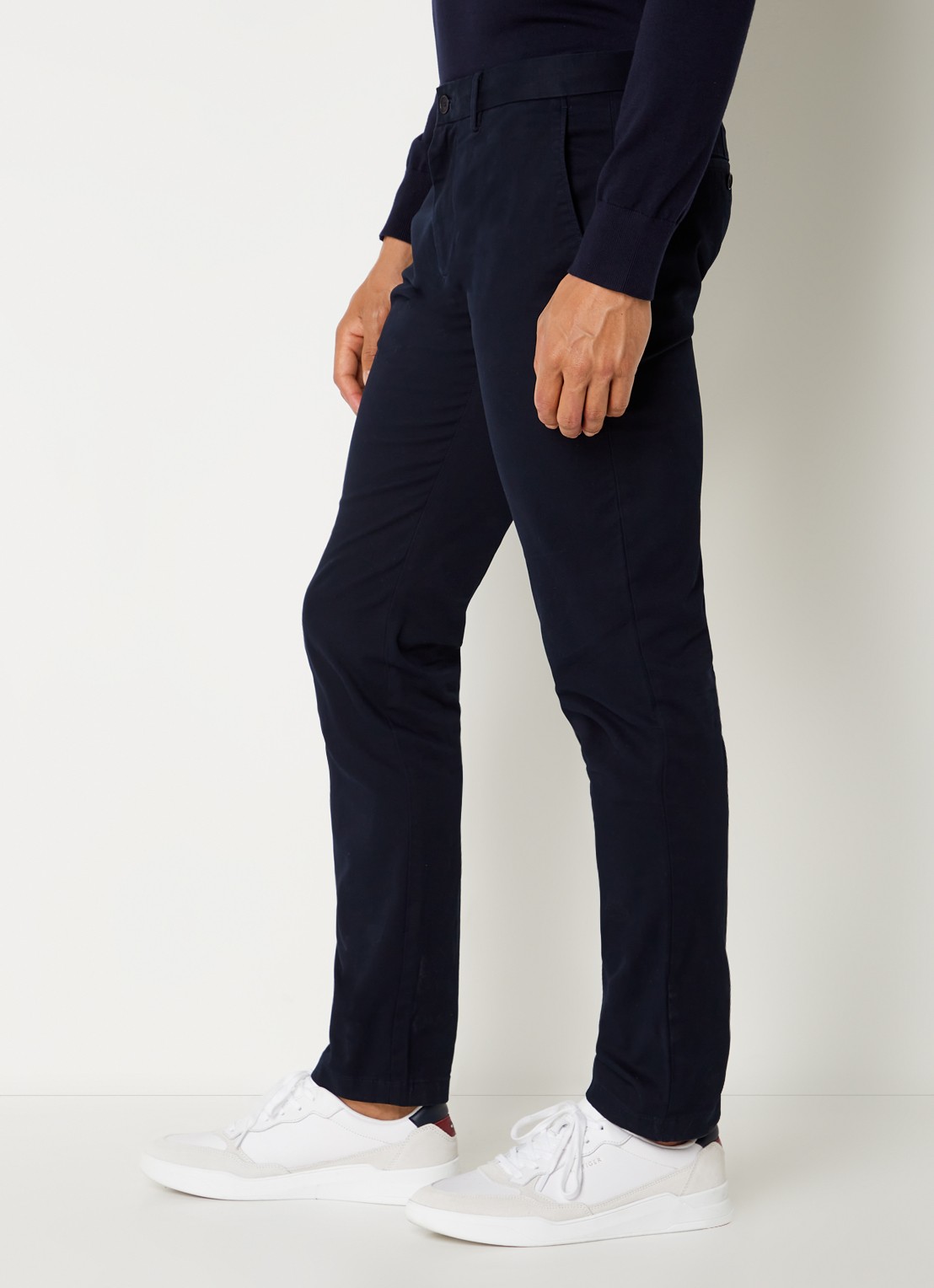 Tommy Hilfiger 1985 Bleecker slim fit chino in  katoenblend - detail 5 lichtblauw