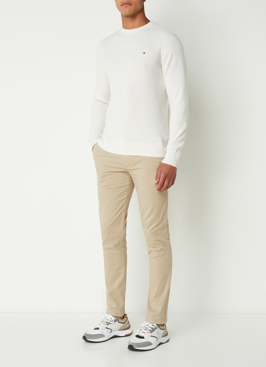 Tommy Hilfiger 1985 Bleecker slim fit chino in  katoenblend - voorkant 3 khaki