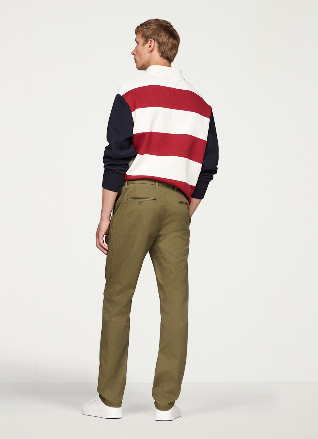 Tommy Hilfiger 1985 Denton straight fit chino met steekzakken - achterkant olijfgroen