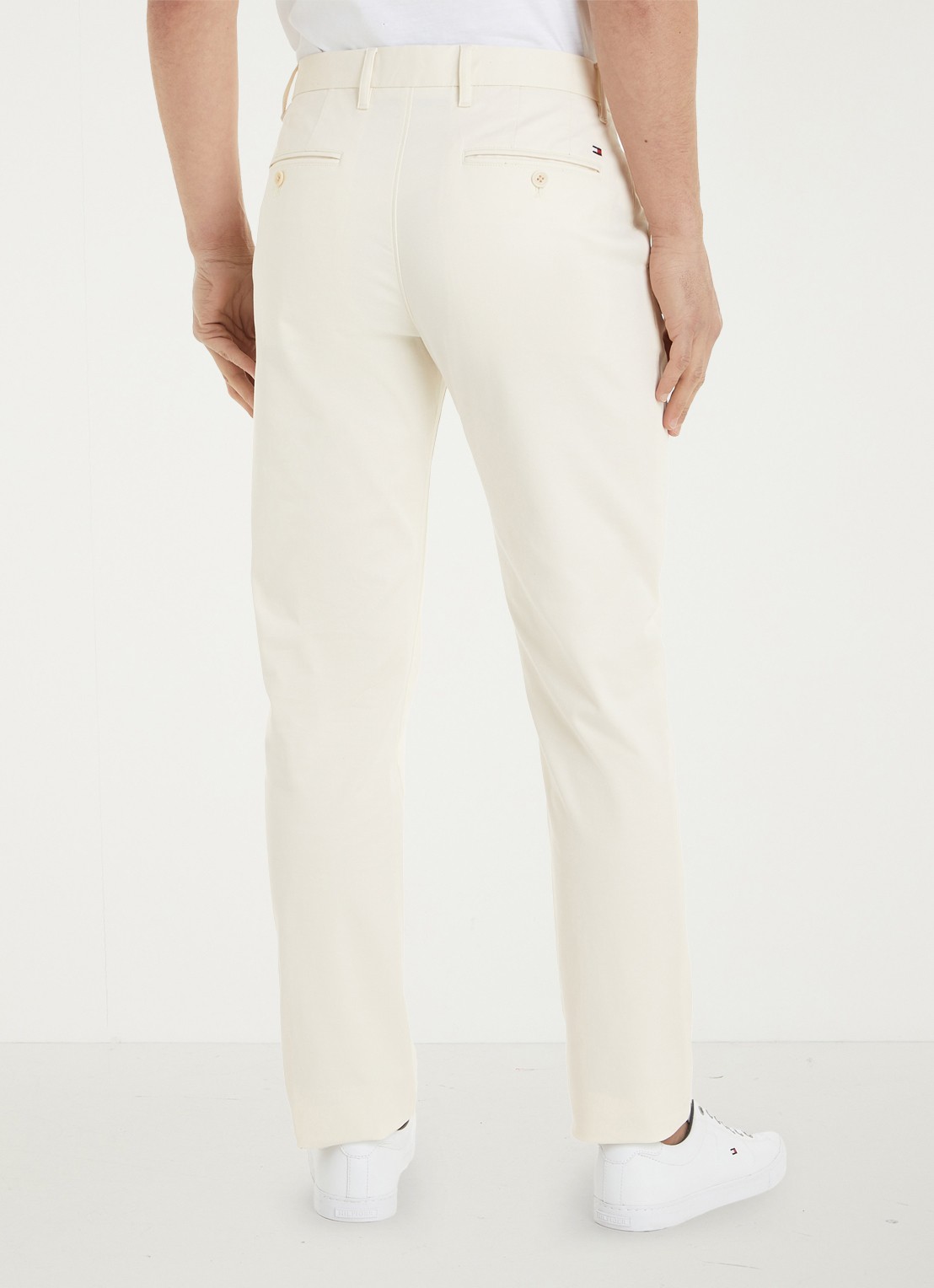 Tommy Hilfiger 1985 Denton straight fit chino met steekzakken - achterkant 5 beige