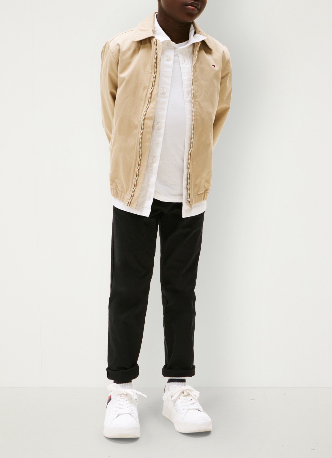 Tommy Hilfiger 1985 straight fit chino met steekzakken - voorkant 2 zwart