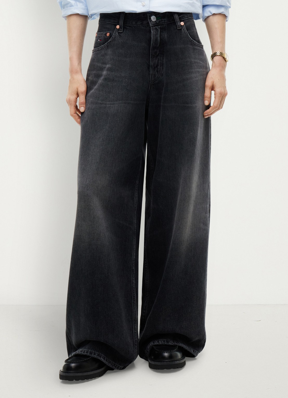 Tommy Hilfiger Charlie mid waist wide leg jeans met gekleurde wassing  - detail zwart