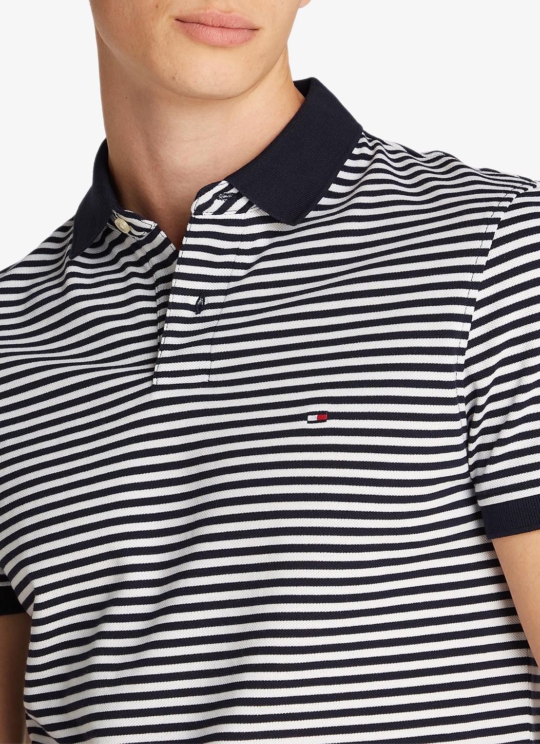 Tommy Hilfiger Core regular fit polo van piqué katoen met logoborduring - detail 3 desert sky / white-0a4