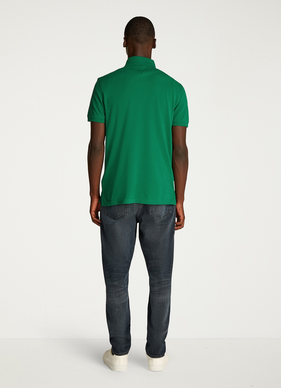 Tommy Hilfiger Core regular fit polo van piqué katoen met logoborduring - achterkant nouveau green-l4f / groen