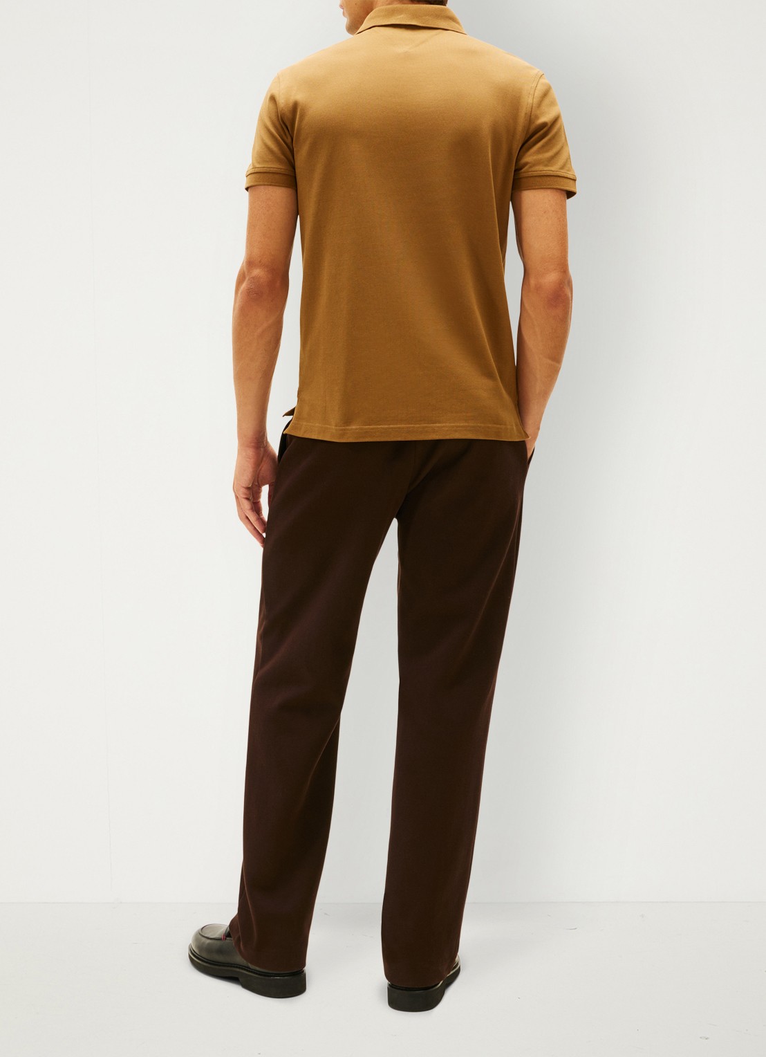 Tommy Hilfiger Core regular fit polo van piqué katoen met logoborduring - achterkant 3 highland khaki-gwp / bruin