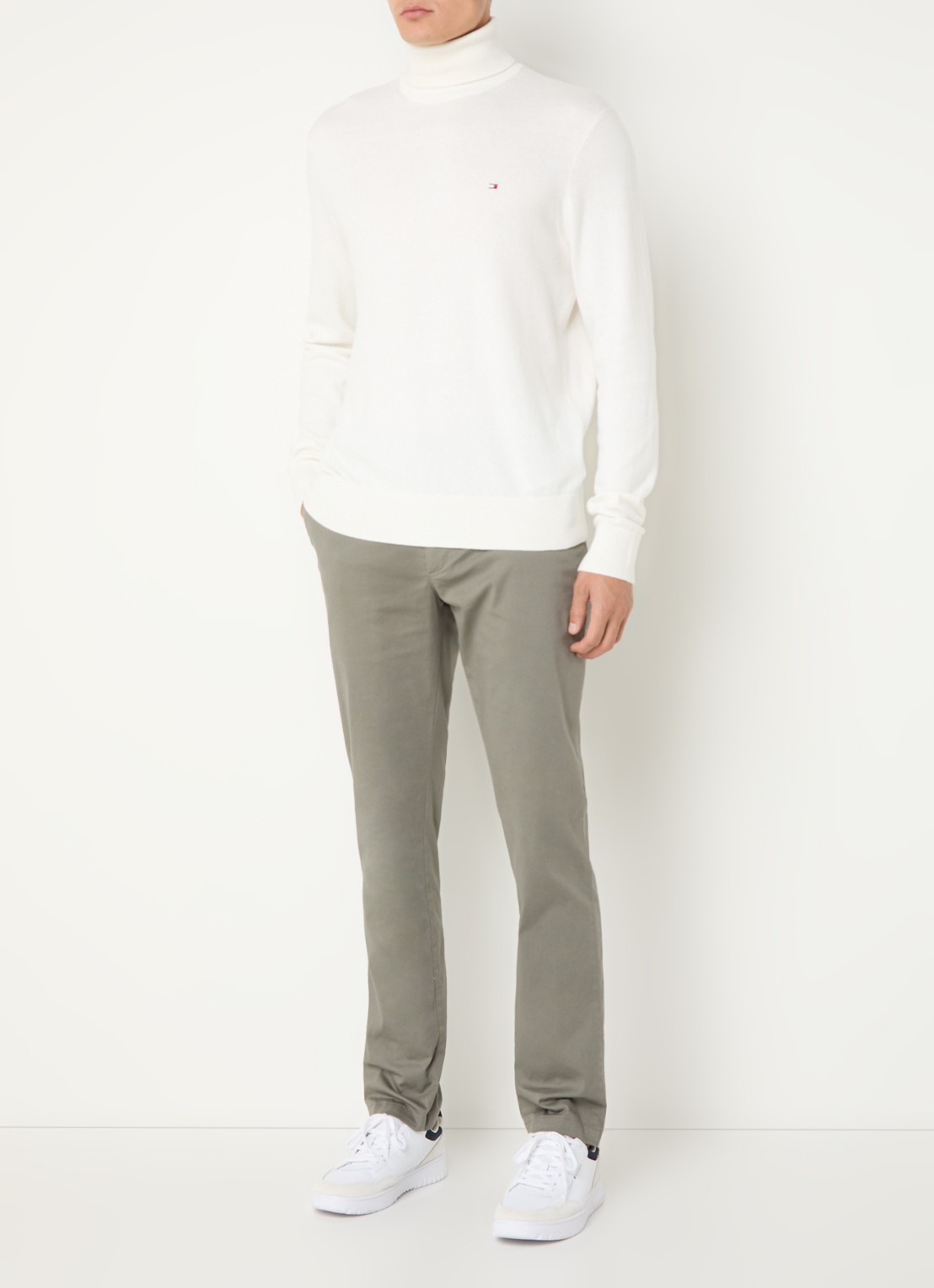 Tommy Hilfiger Denton slim fit chino met steekzakken  - voorkant 4 olijfgroen