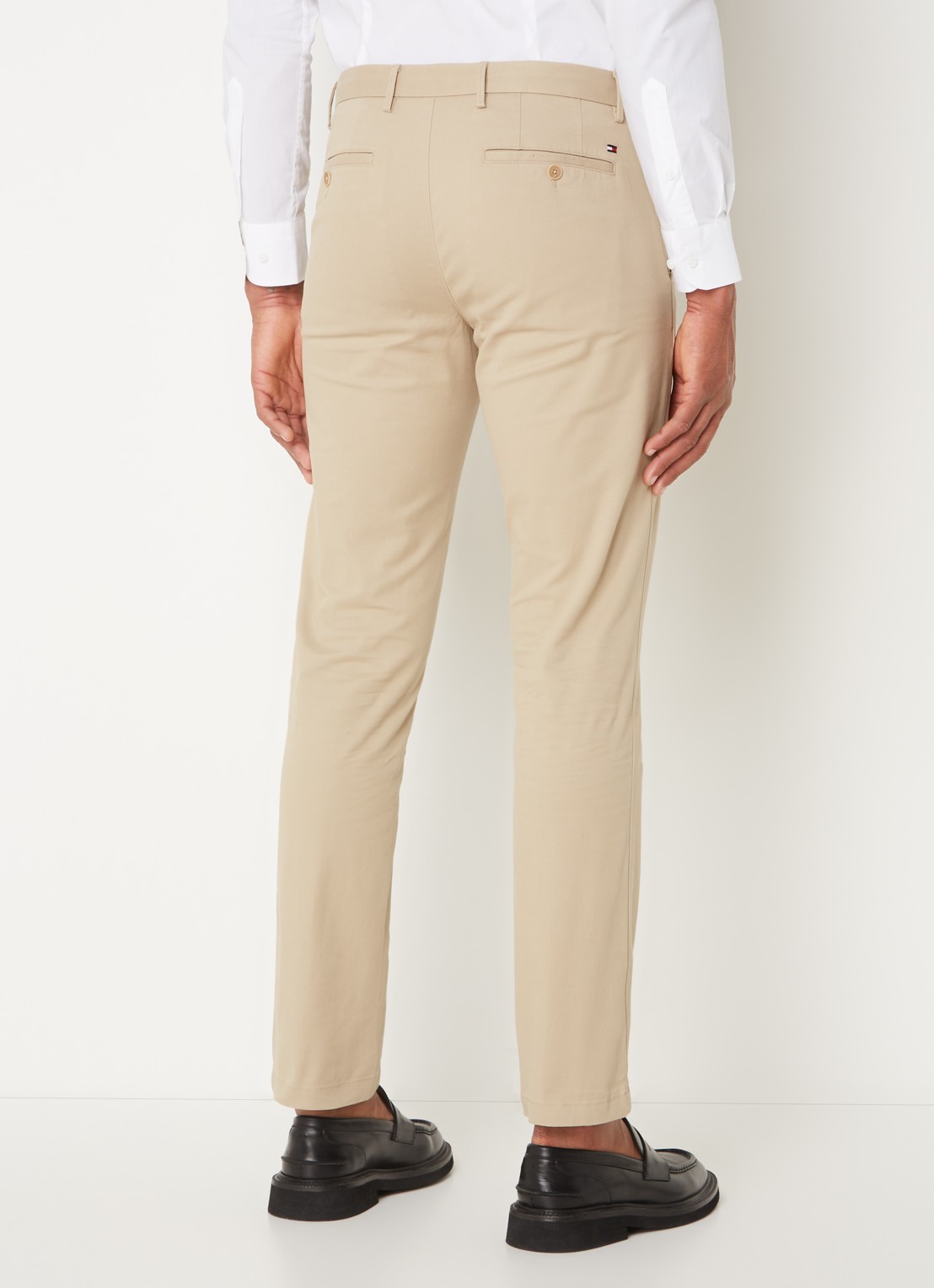Tommy Hilfiger Denton straight fit chino met steekzakken - achterkant khaki
