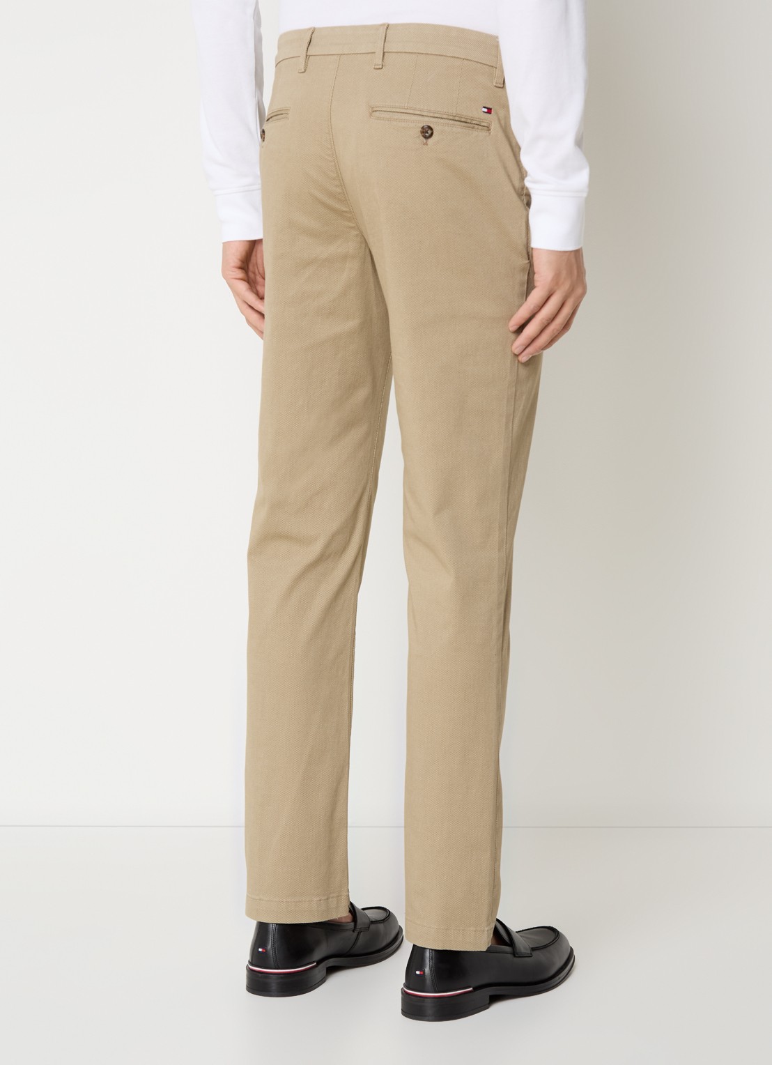 Tommy Hilfiger Denton straight fit chino met steekzakken - achterkant 5 khaki