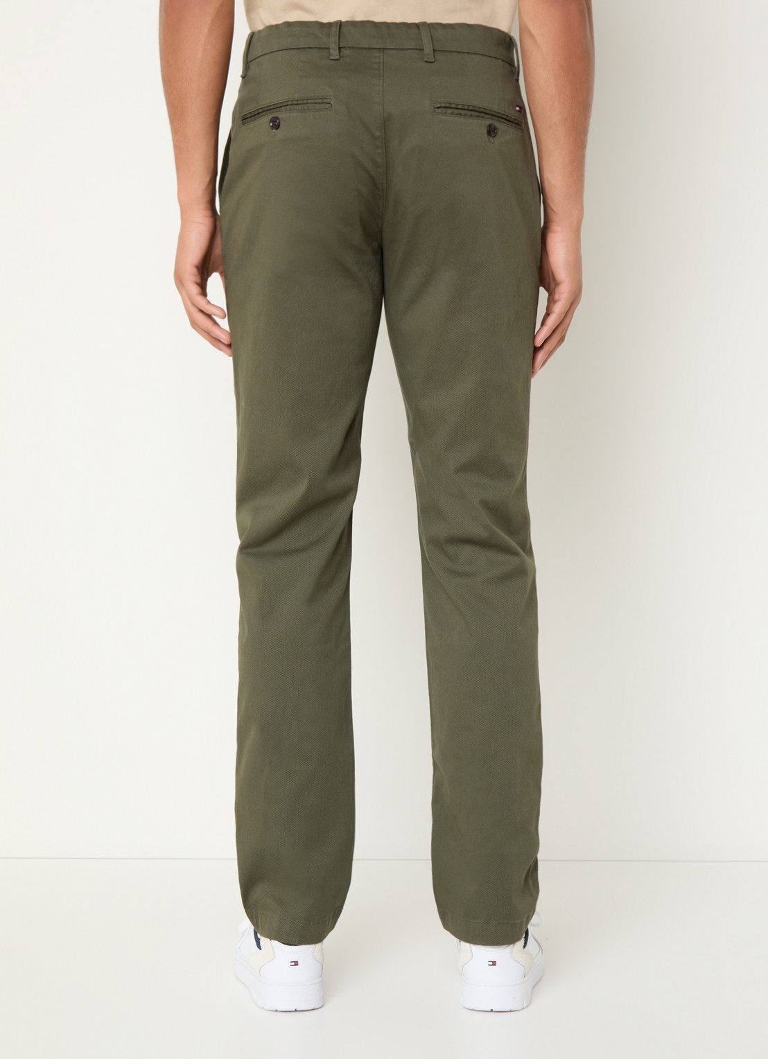 Tommy Hilfiger Denton straight fit chino met steekzakken - achterkant 9 mosgroen