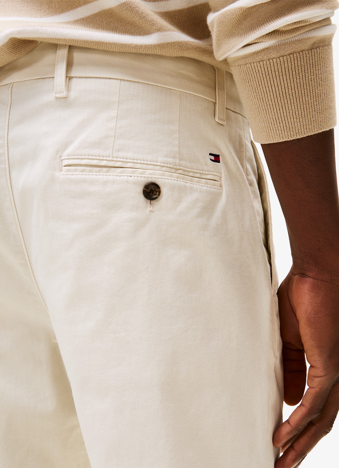 Tommy Hilfiger Denton straight fit chino met steekzakken - detail 2 beige