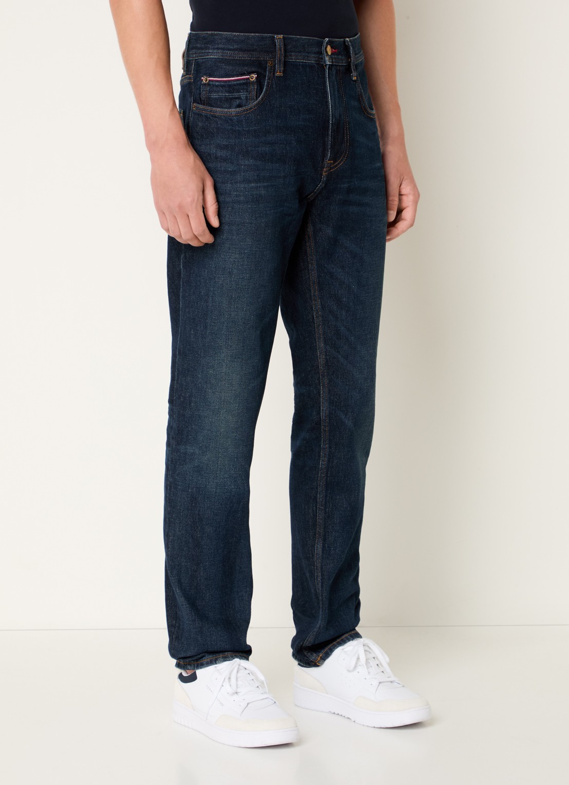 Tommy Hilfiger Denton straight leg jeans met donkere wassing - detail indigo