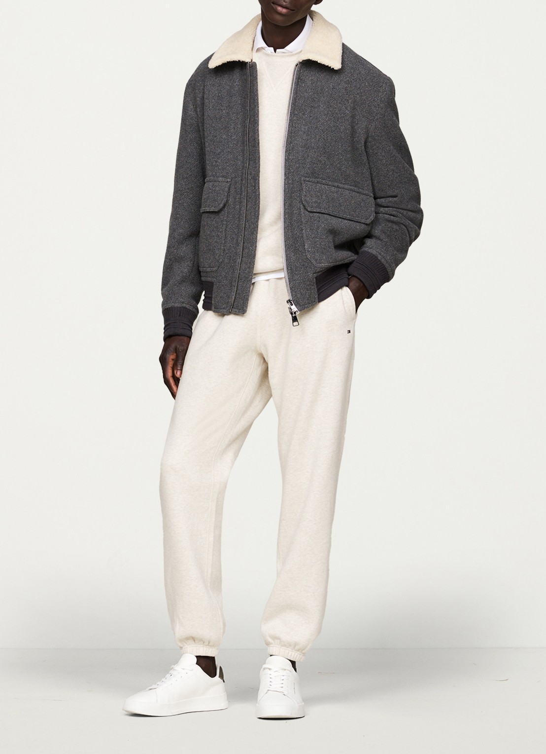 Tommy Hilfiger Essential joggingbroek met logoborduring - detail 2 creme
