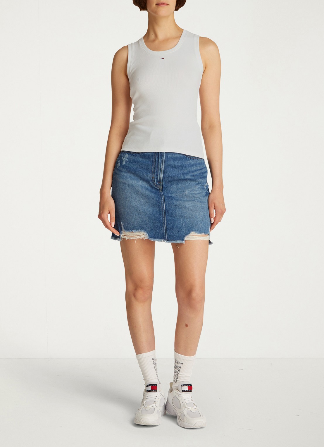 Tommy Hilfiger Essential tanktop met logo - voorkant 3 wit