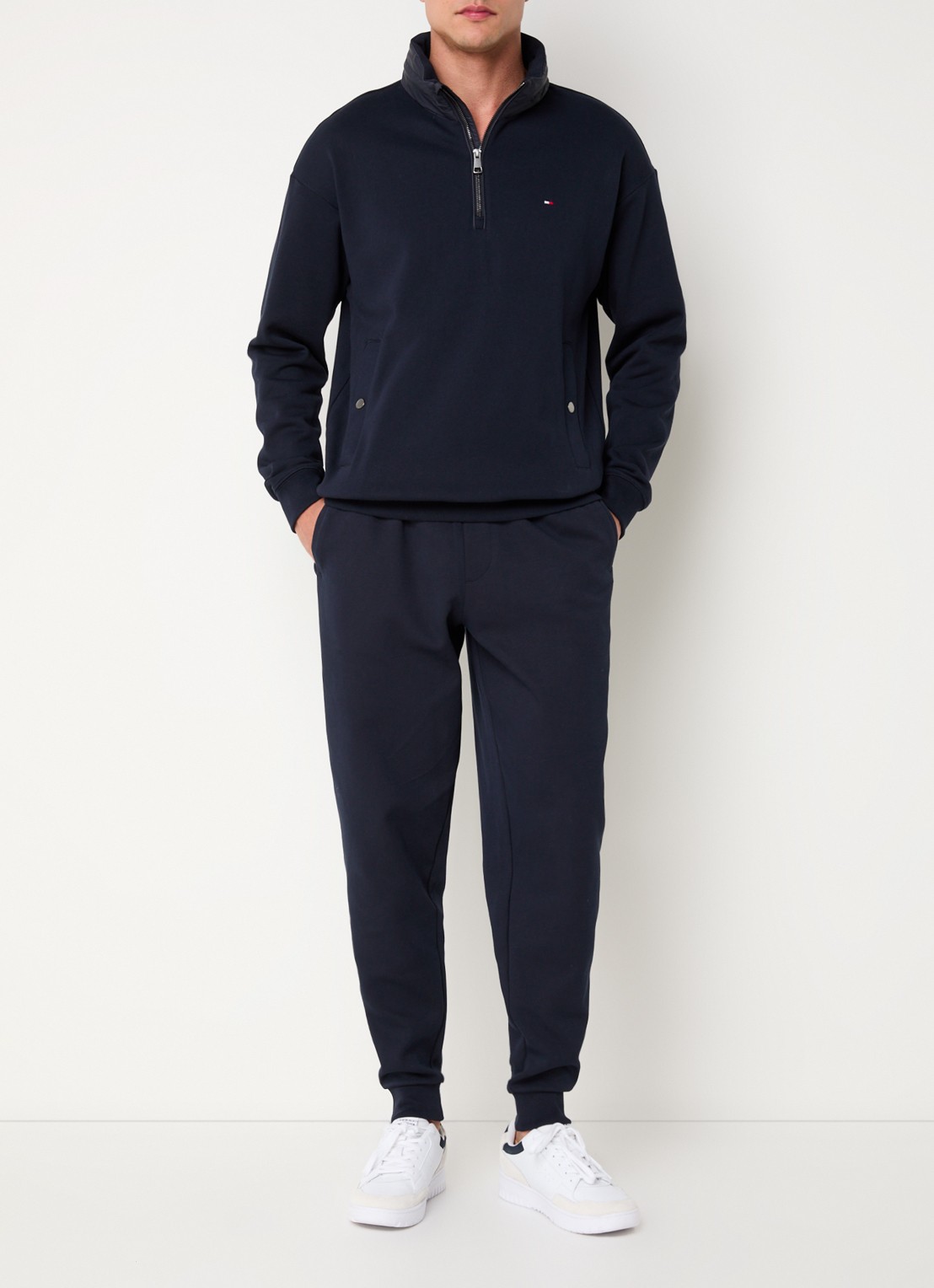 Tommy Hilfiger Essential tapered fit joggingbroek met steekzakken - voorkant 5 donkerblauw