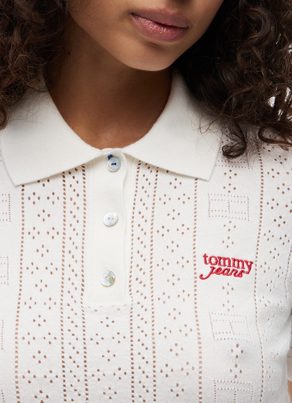 Tommy Hilfiger Fijngebreide polo met opengewerkt dessin - detail 3 gebroken wit