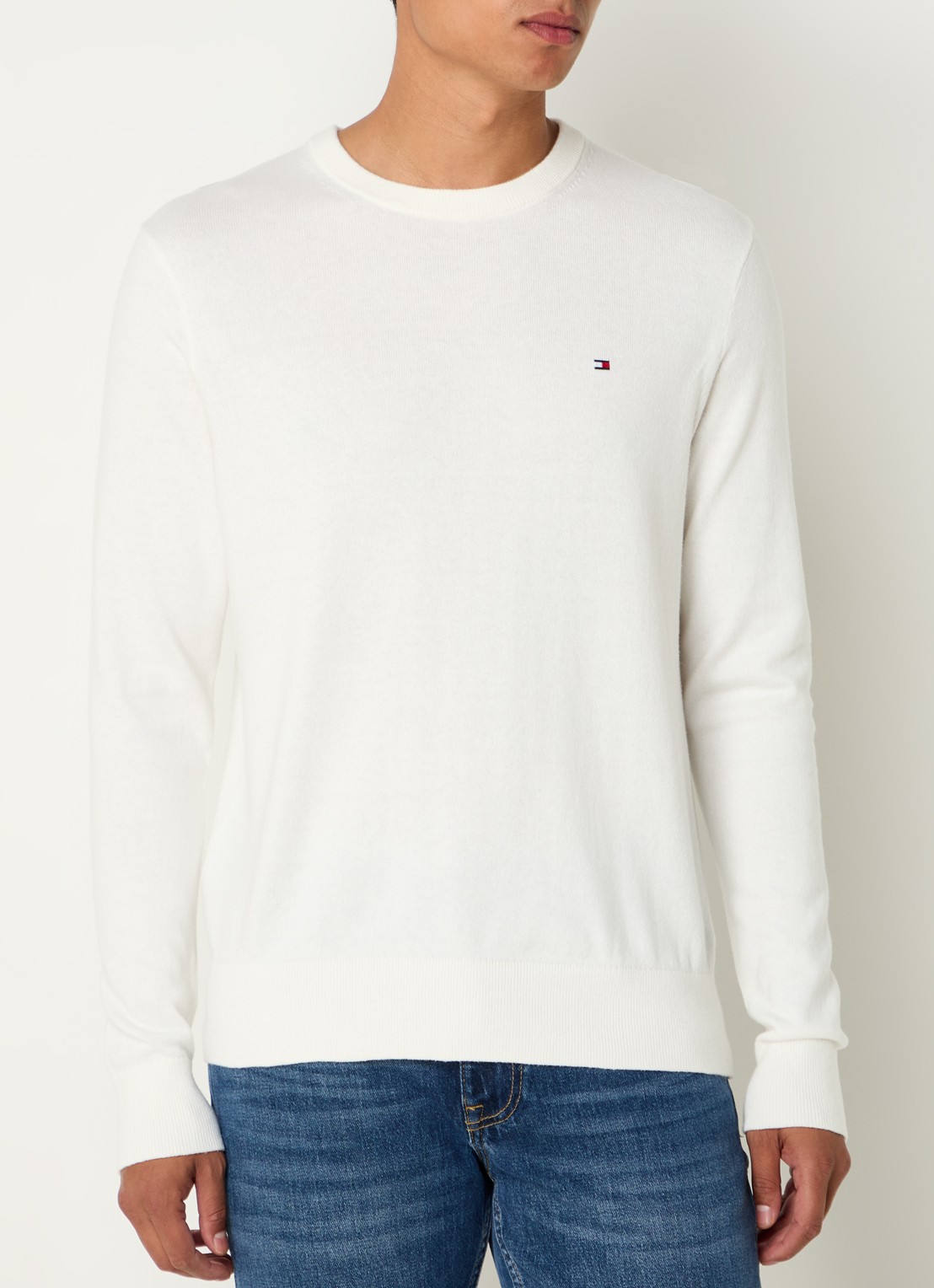 Tommy Hilfiger Fijngebreide pullover in kasjmierblend met logoborduring - detail wit