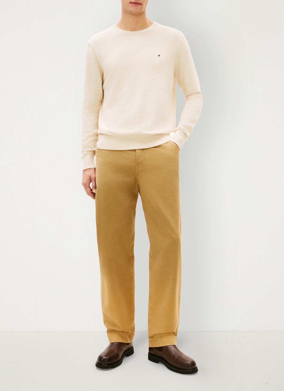 Tommy Hilfiger Fijngebreide pullover in kasjmierblend met logoborduring - voorkant 5 beige