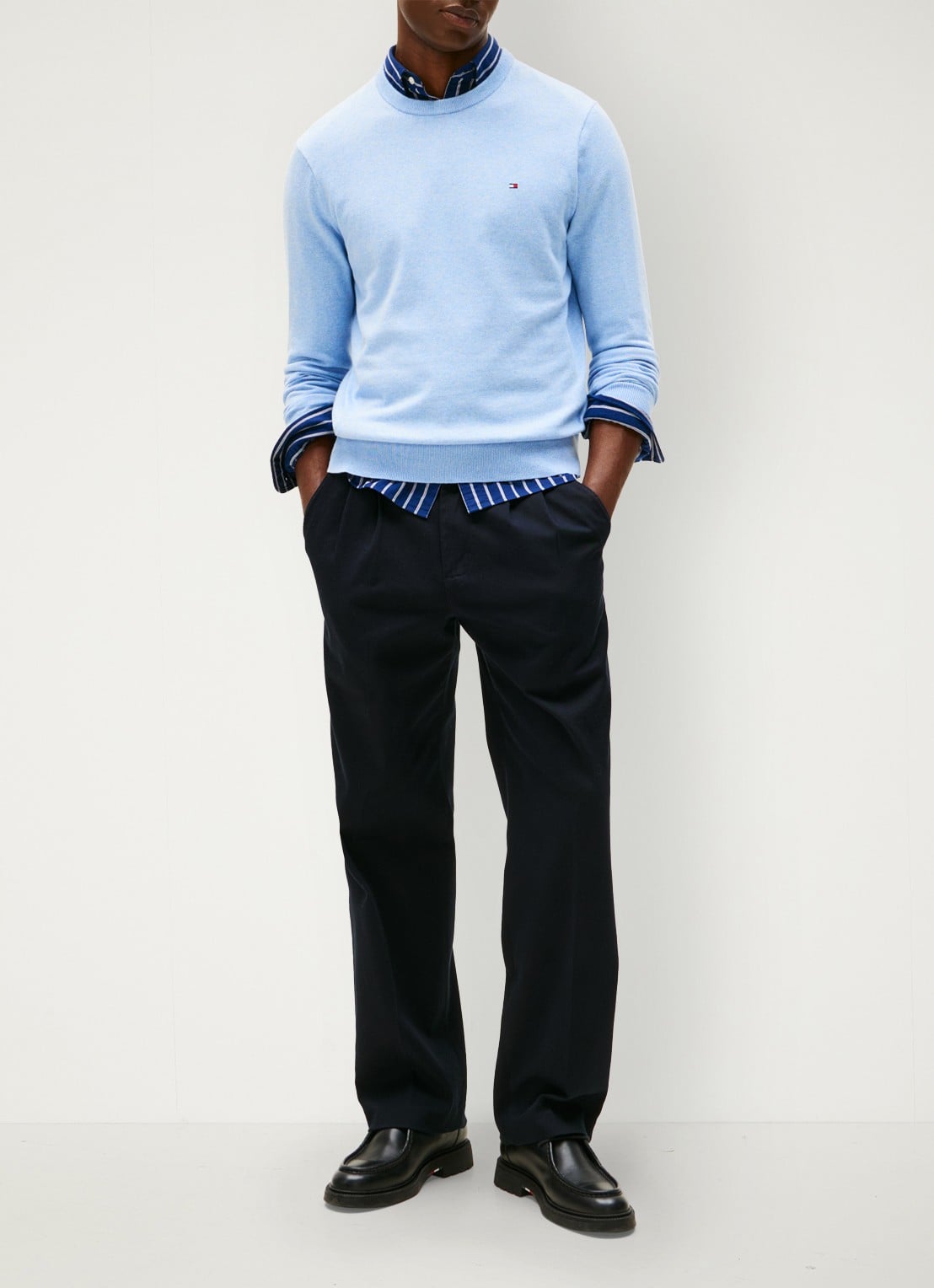 Tommy Hilfiger Fijngebreide pullover in kasjmierblend met logoborduring - voorkant 2 blauw
