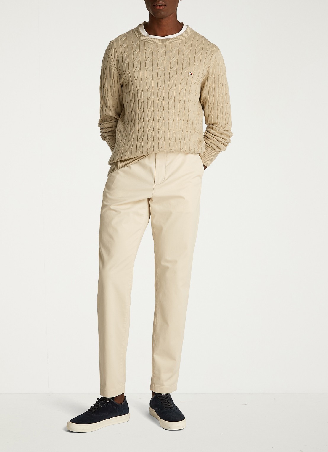 Tommy Hilfiger Flag Embroidery Cable Knit Jumper - voorkant 2 zand