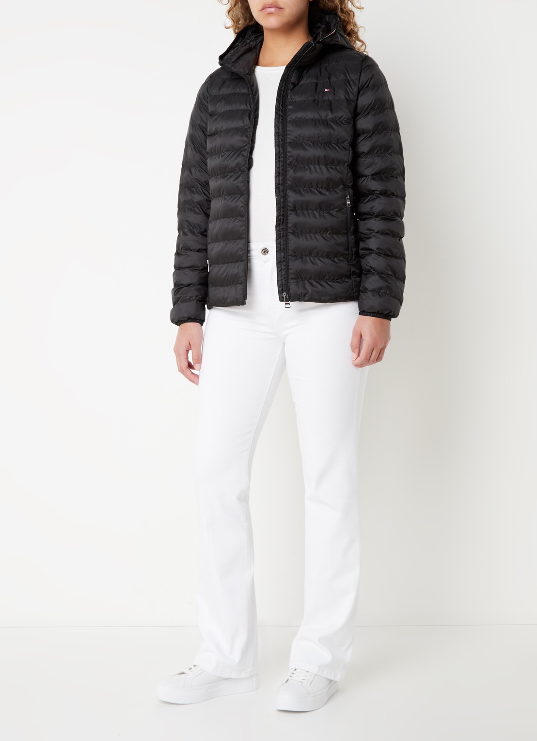 Tommy Hilfiger Gewatteerd jack met logo en ritszakken - voorkant 3 zwart
