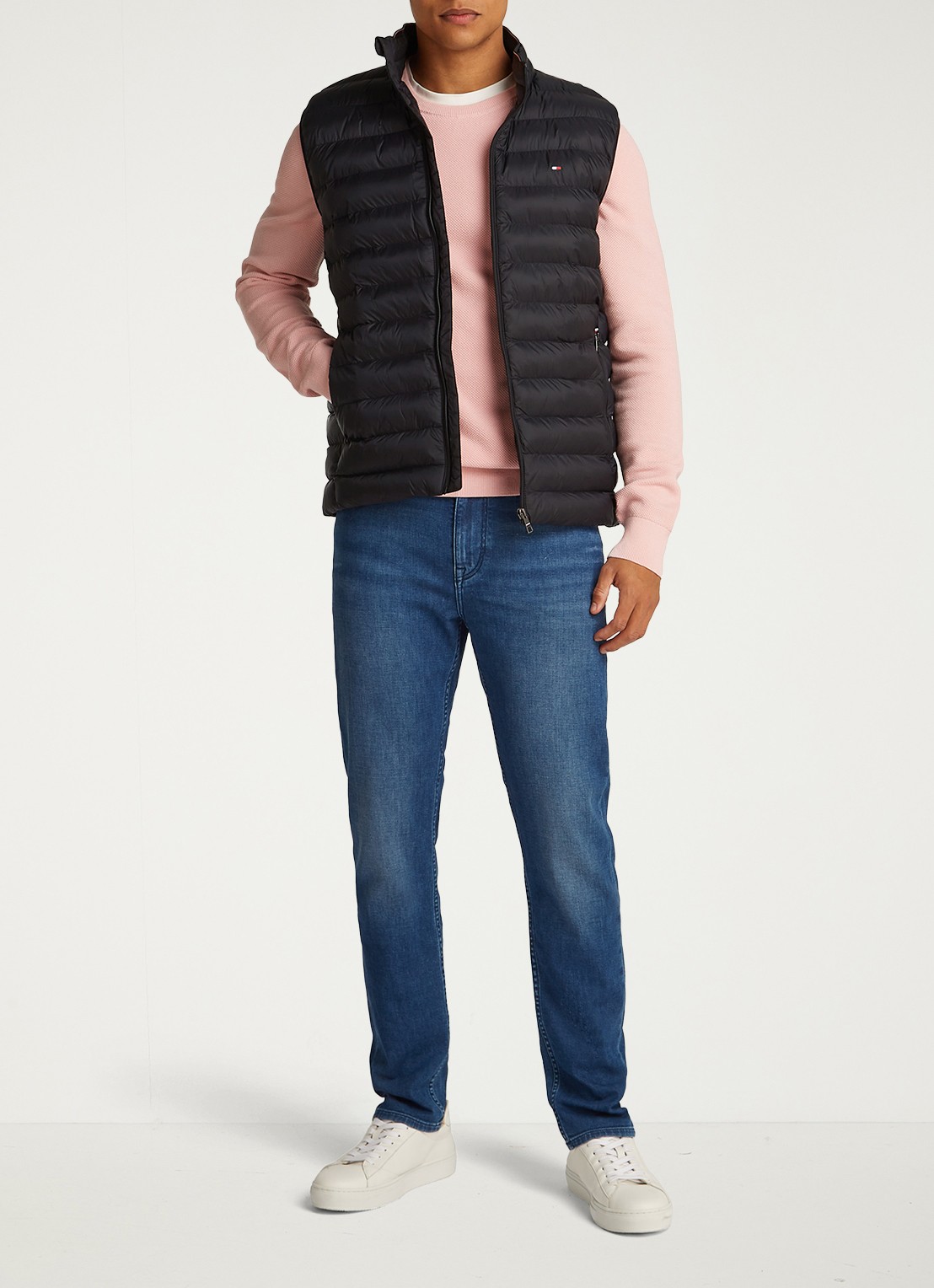 Tommy Hilfiger Gewatteerde bodywarmer met logo - voorkant 3 zwart