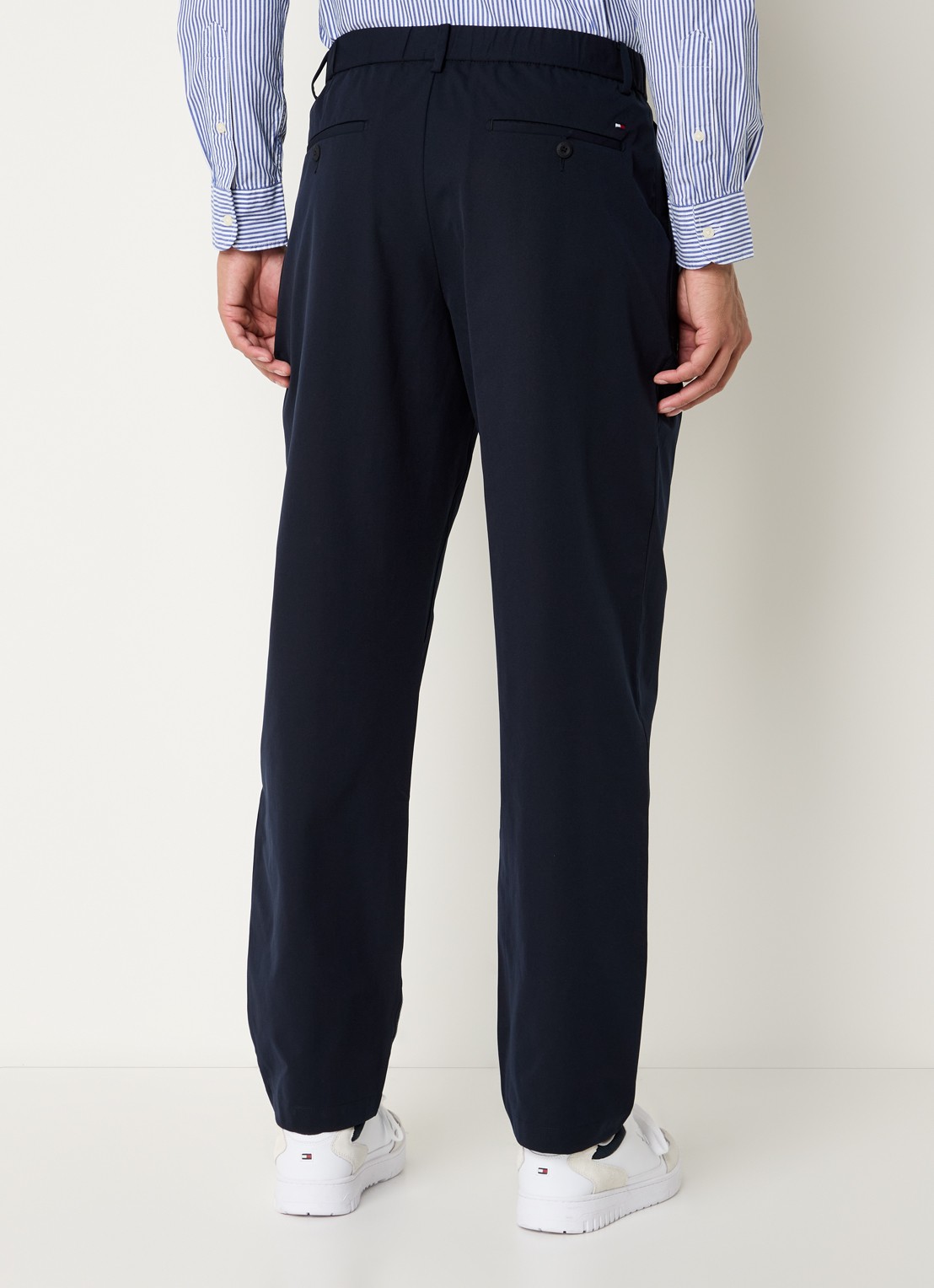 Tommy Hilfiger Greenwich straight fit chino met steekzakken - achterkant 5 donkerblauw