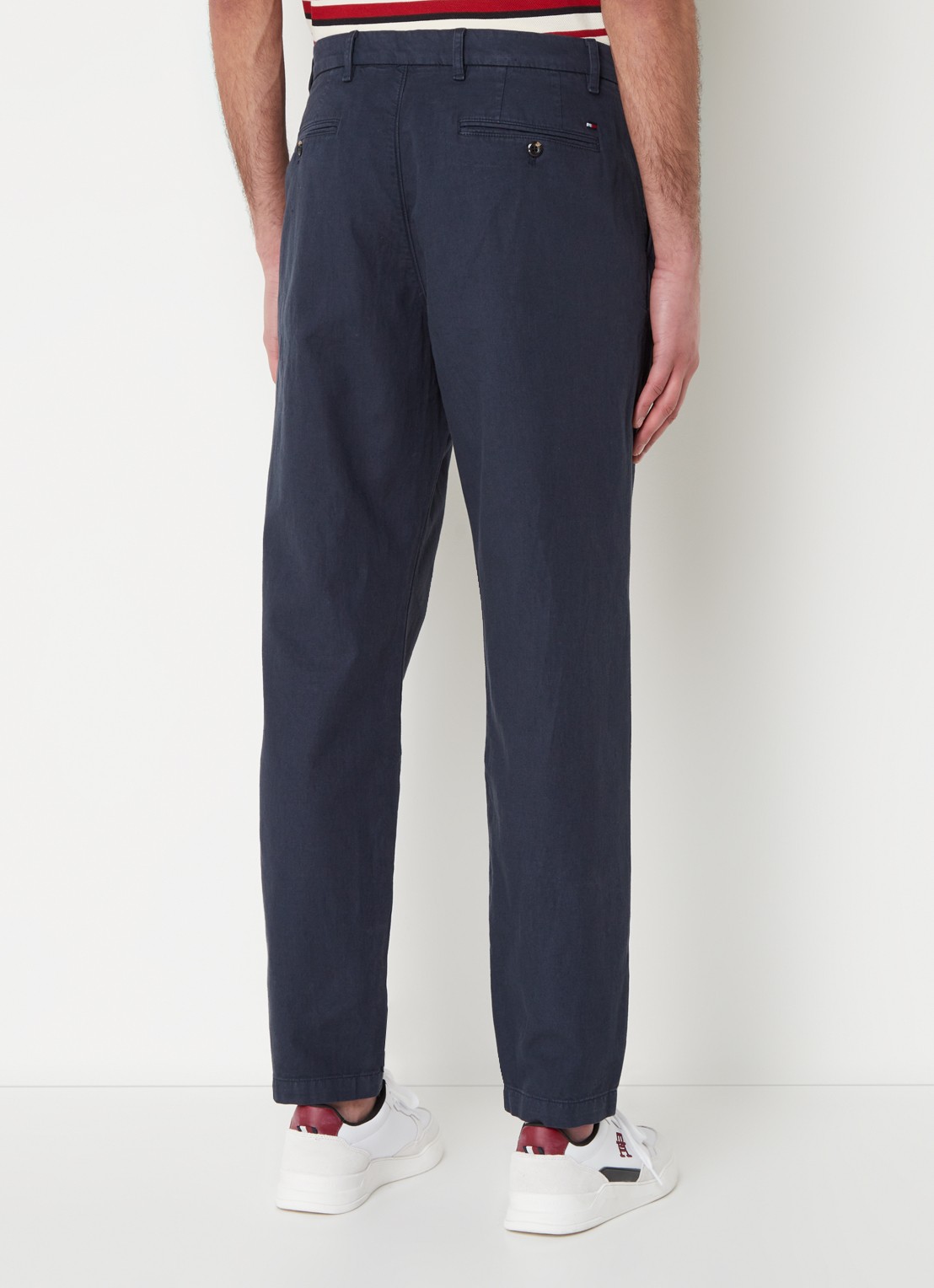 Tommy Hilfiger Harlem tapered fit chino in linnenblend met steekzakken - achterkant 5 lichtblauw