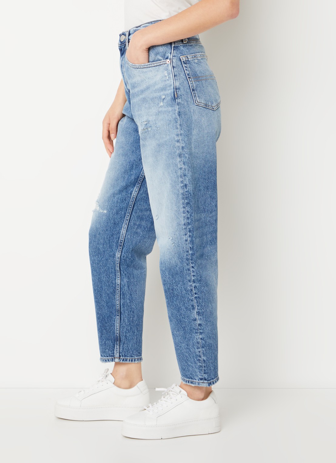 Tommy Hilfiger High waist cropped mom jeans met destroyed afwerking - detail 2 indigo