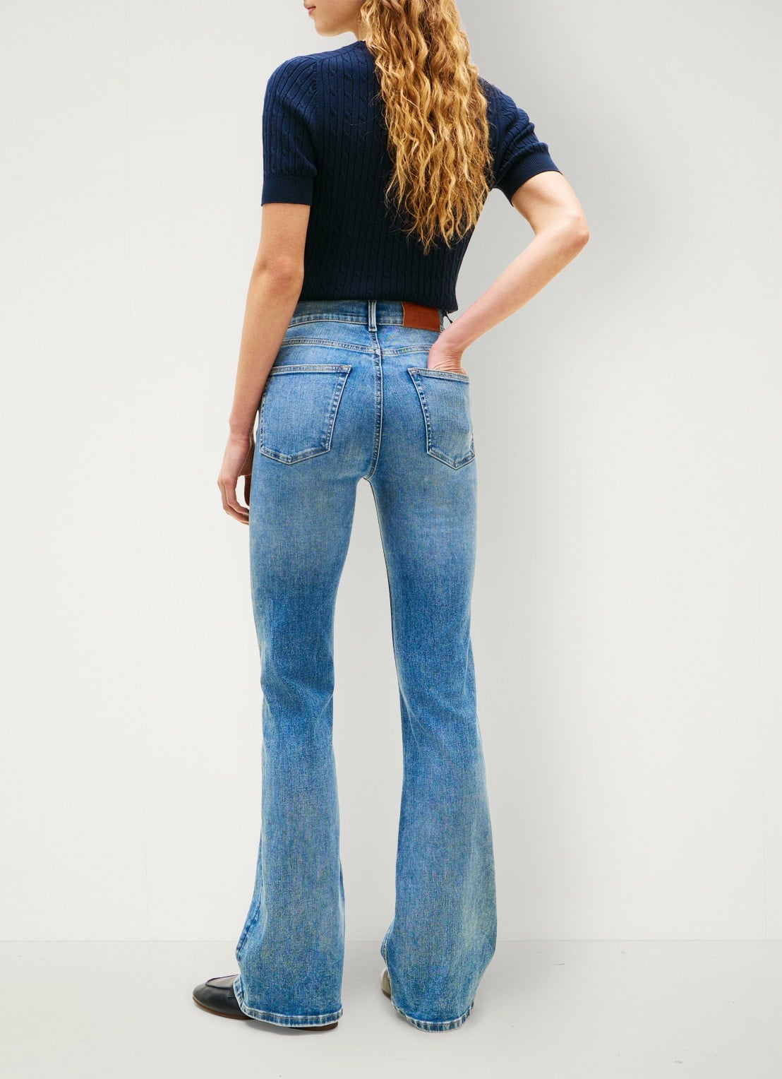 Tommy Hilfiger High waist flared jeans met medium wassing - achterkant blauw