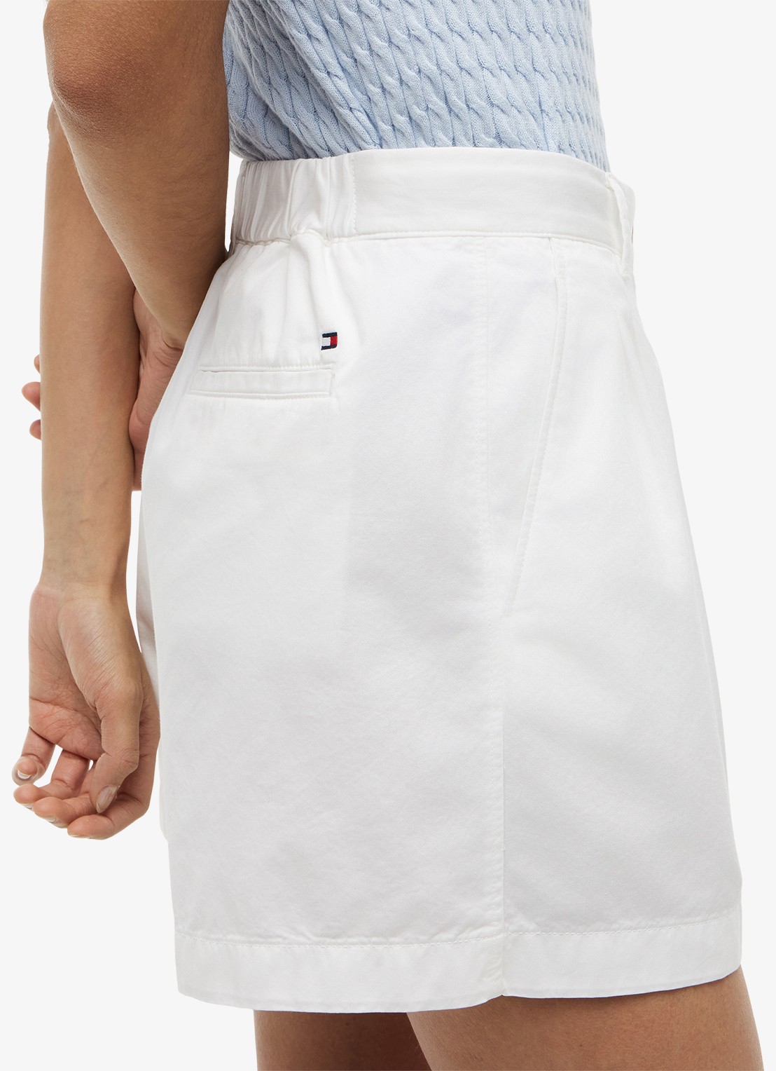 Tommy Hilfiger High waist wide fit chino met logoborduring - voorkant 2 gebroken wit