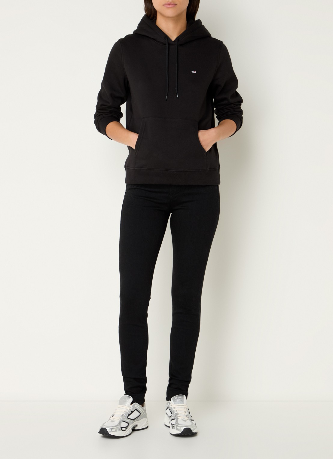 Tommy Hilfiger Hoodie met kangoeroezak en logo - voorkant 2 zwart