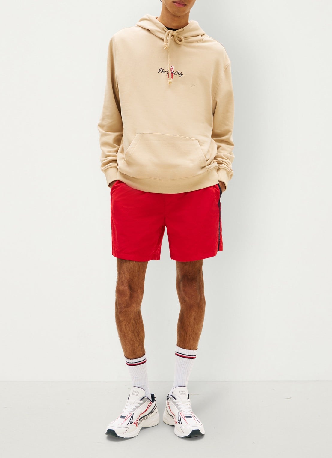 Tommy Hilfiger Hoodie met logo- en backprint - voorkant 2 beige