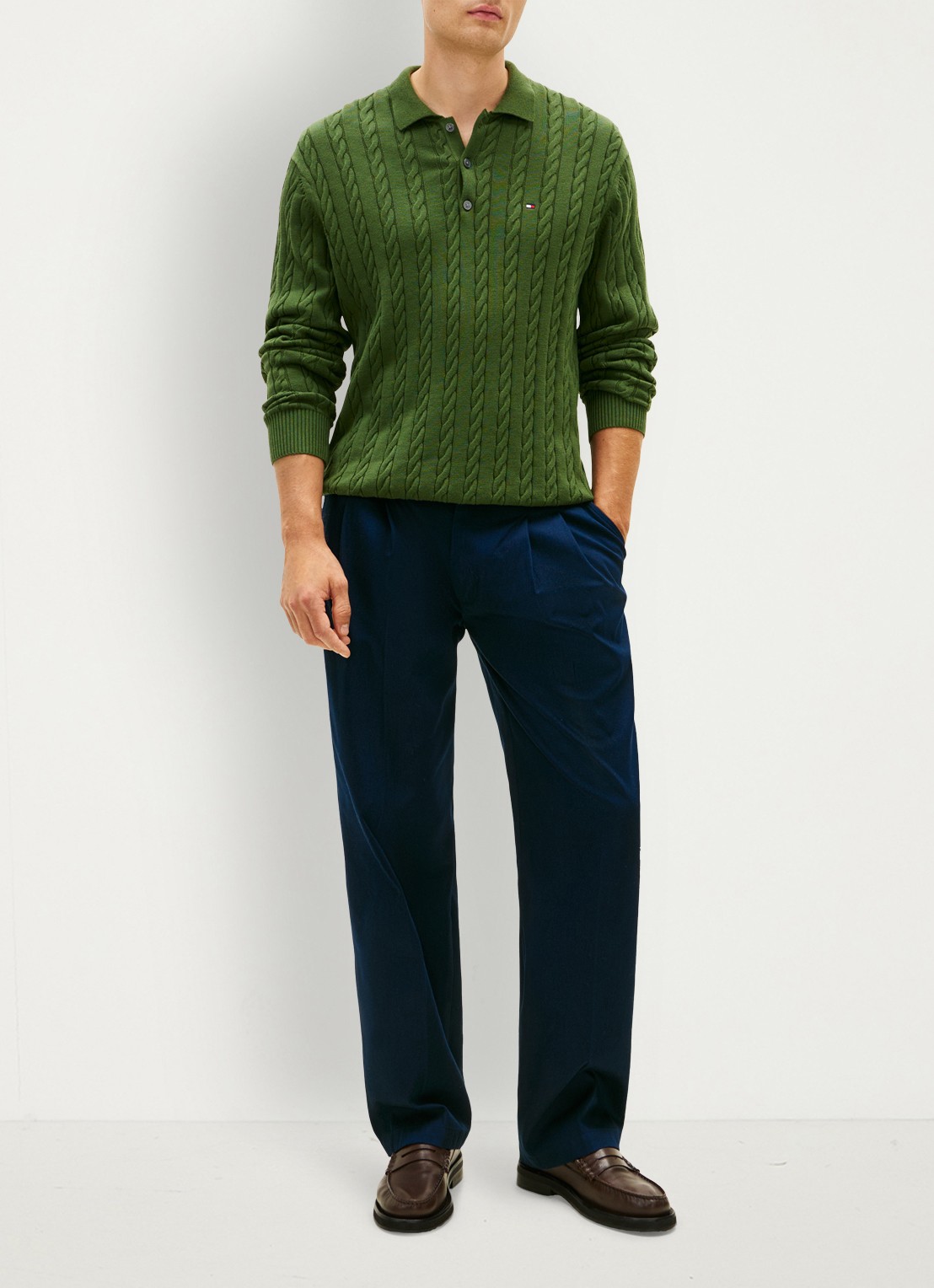 Tommy Hilfiger Kabelgebreide trui met polokraag en logoborduring - voorkant 2 donkergroen