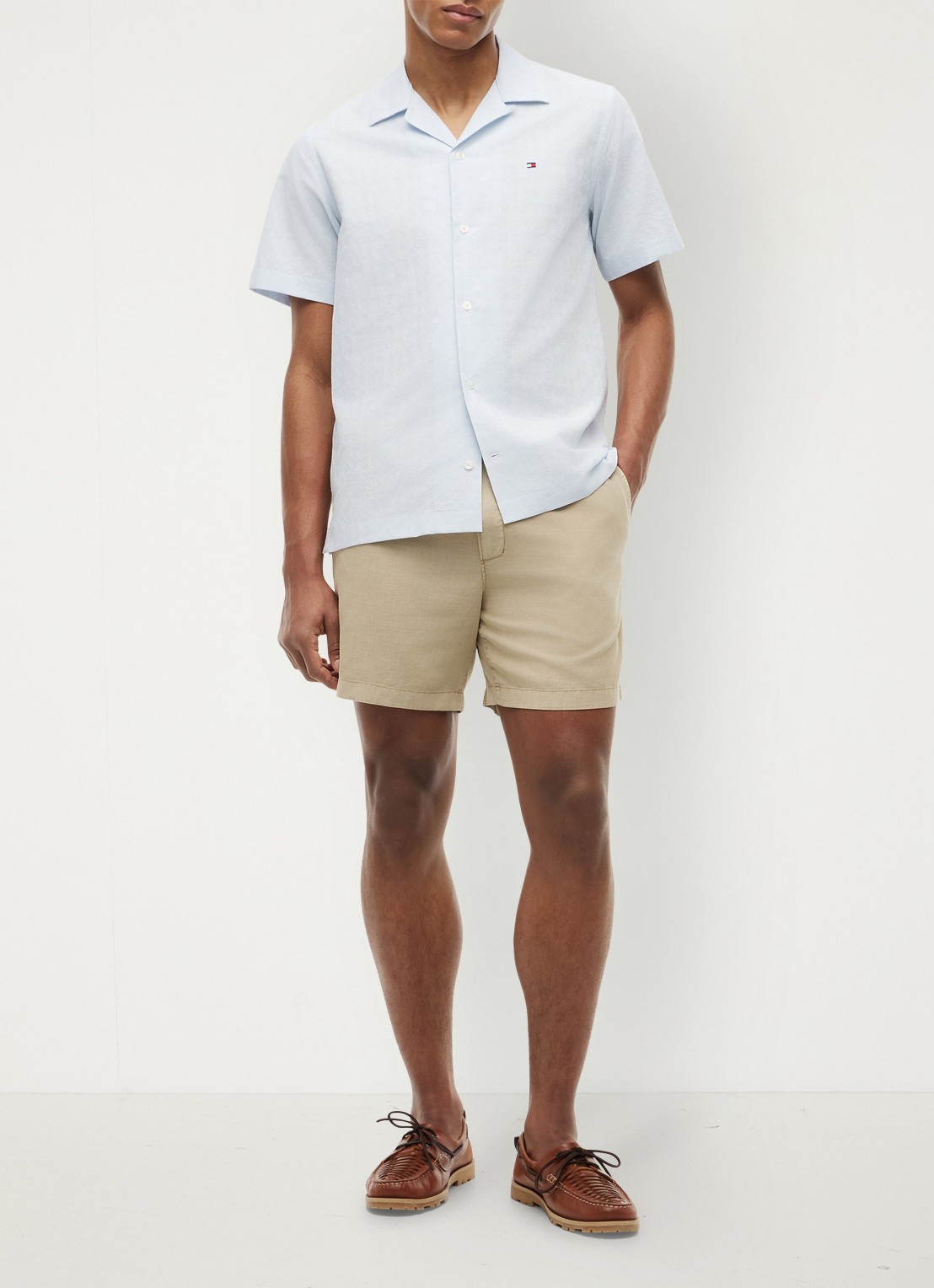Tommy Hilfiger Korte broek met logo - voorkant 2 beige