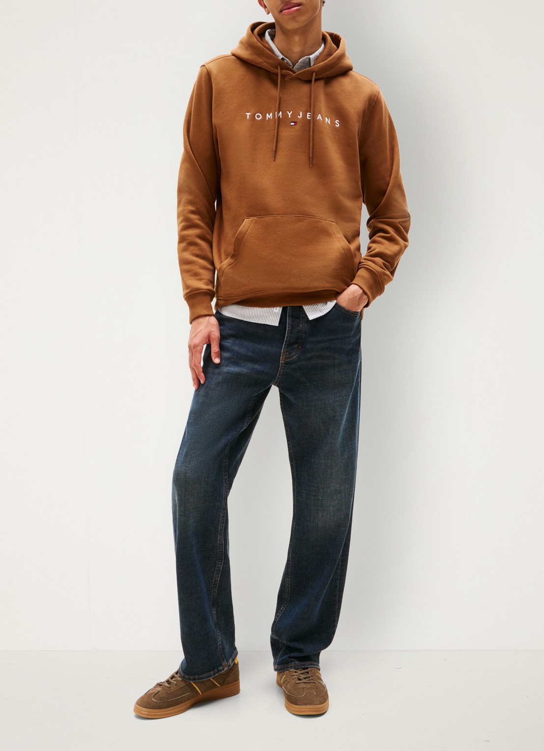 Tommy Hilfiger Linear Logo Embroidery Kangaroo Pocket Hoody - voorkant 2 bruin