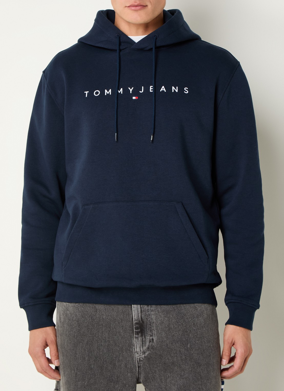Tommy Hilfiger Linear Logo Embroidery Kangaroo Pocket Hoody - detail donkerblauw