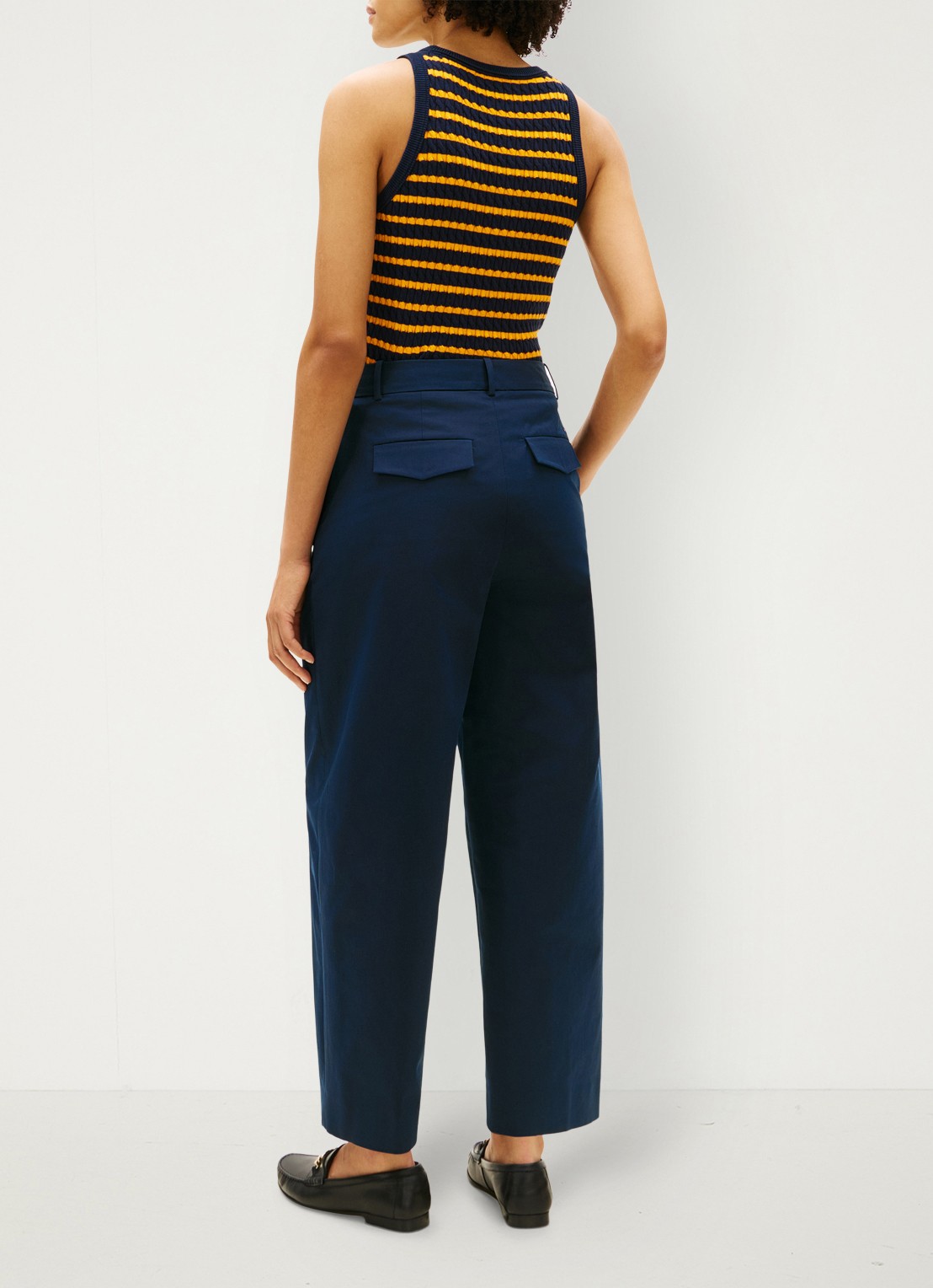 Tommy Hilfiger Loose fit chino met steekzakken - achterkant 5 donkerblauw