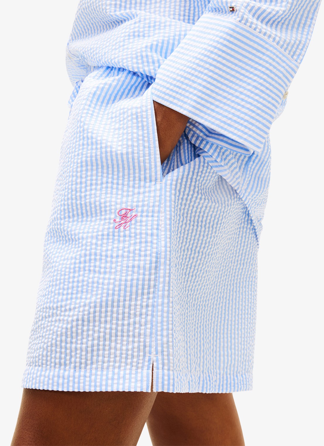 Tommy Hilfiger Mid waist wide fit strandshort met streepprint - detail 5 lichtblauw