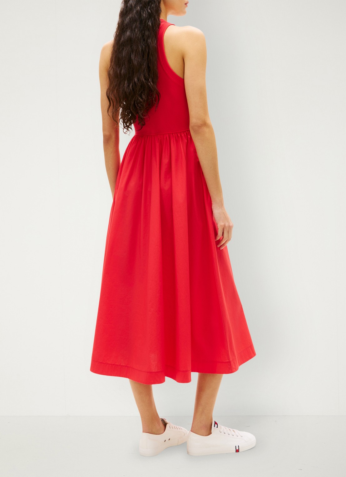Tommy Hilfiger Midi jurk met plooien en logoborduring - achterkant red alert-xk3 / rood
