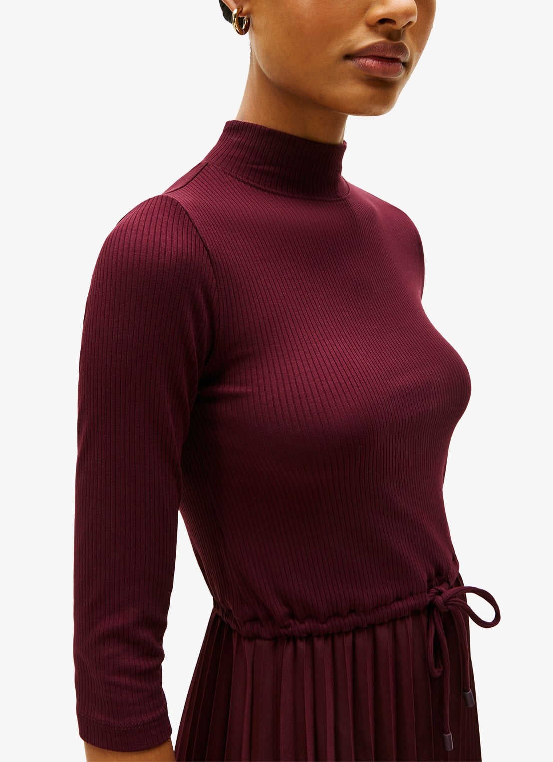 Tommy Hilfiger Midi jurk met ribstructuur en plissé - detail bordeauxrood
