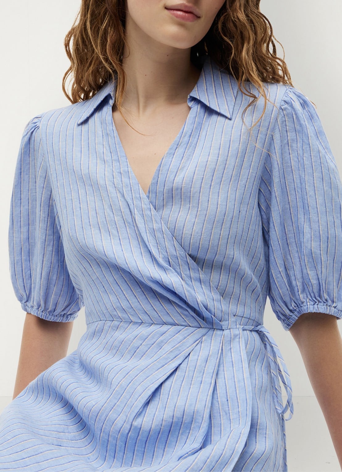 Tommy Hilfiger Mini wikkeljurk met pofmouw - detail 5 lichtblauw