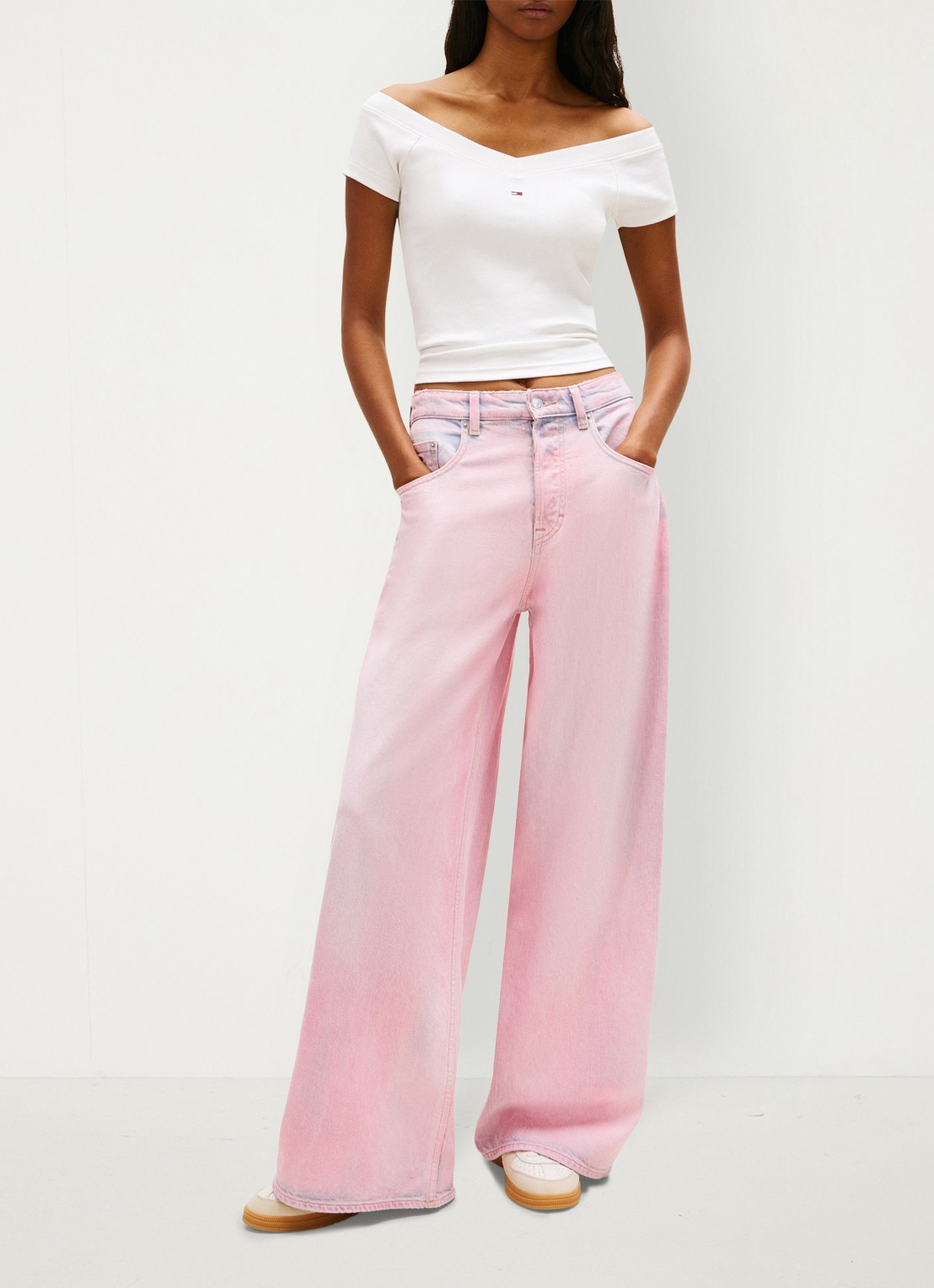 Tommy Hilfiger Off-shoulder top met logoborduring - voorkant 3 wit