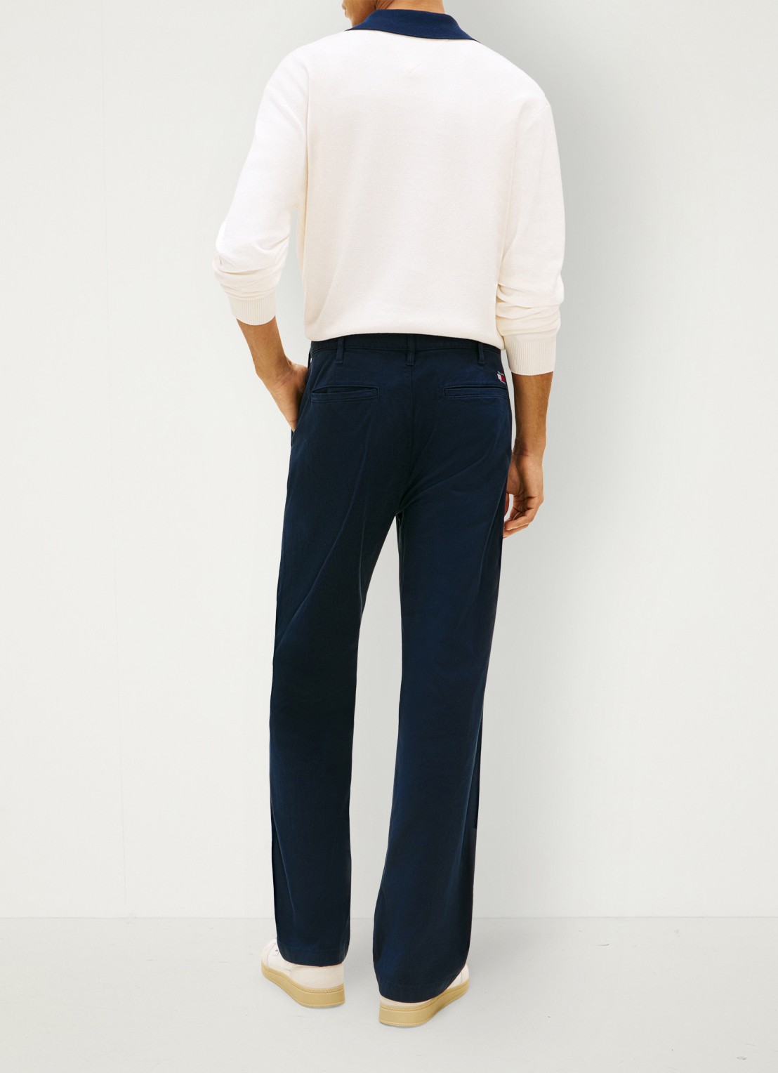 Tommy Hilfiger Otis straight fit chino met steekzakken - achterkant 5 indigo