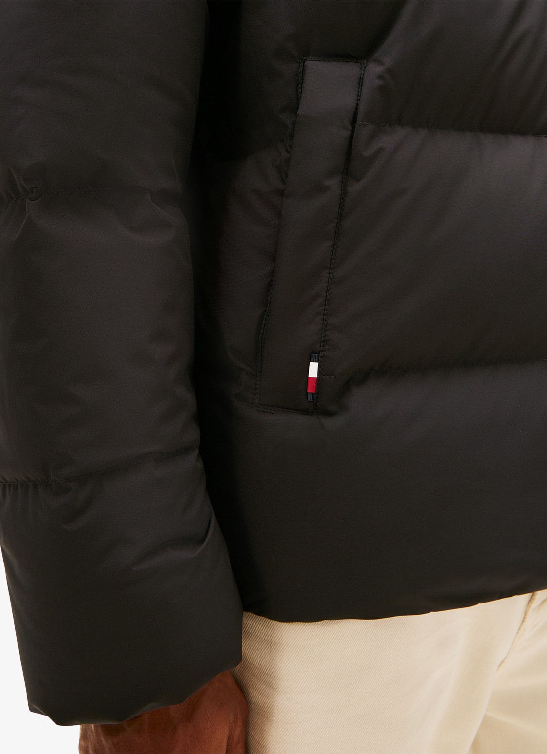 Tommy Hilfiger Puffer jack met capuchon en waterafstotende coating - detail 2 zwart